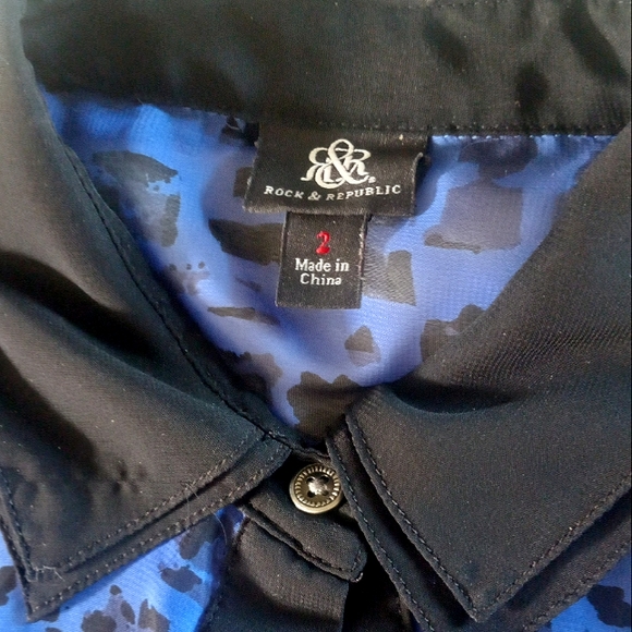 Rock&Republic Blue Sheer Button Up Size 2 - Picture 3 of 3